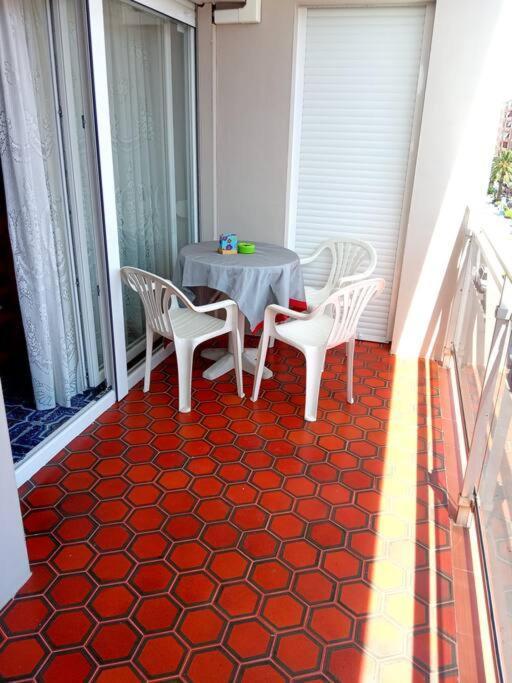 Apartamento Grande, La Mar Esta 5 Minutos Andando Denia Exterior photo